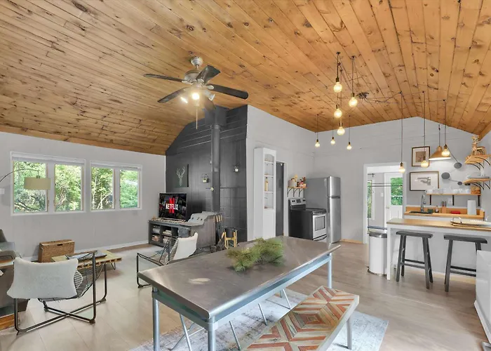 Charming Pocono Cabin - Firepit - Gazebo - Pet-Friendly