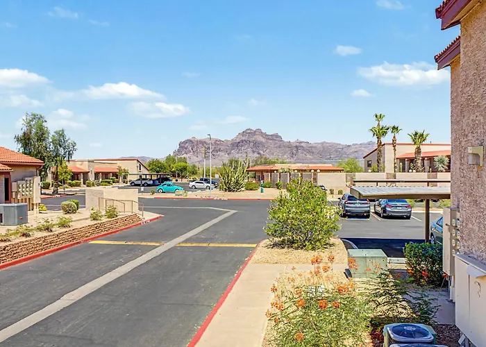 Pool & Hot Tub Access! Superstition Mtn Condo