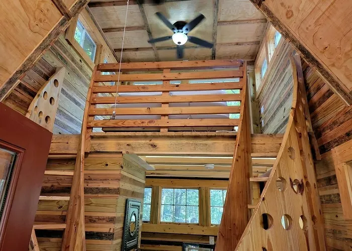 Charming Tree House With A Hot Tub In Chattahoochee National Forest, Georgia