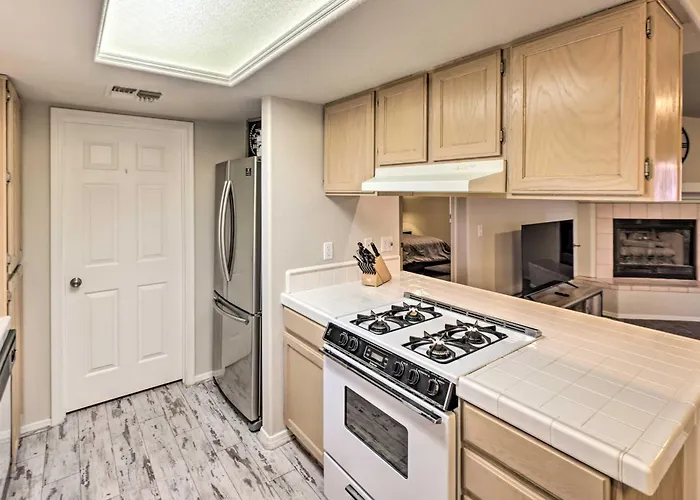 Fort Mohave Home W/ Hot Tub: 4 Mi To Co River!
