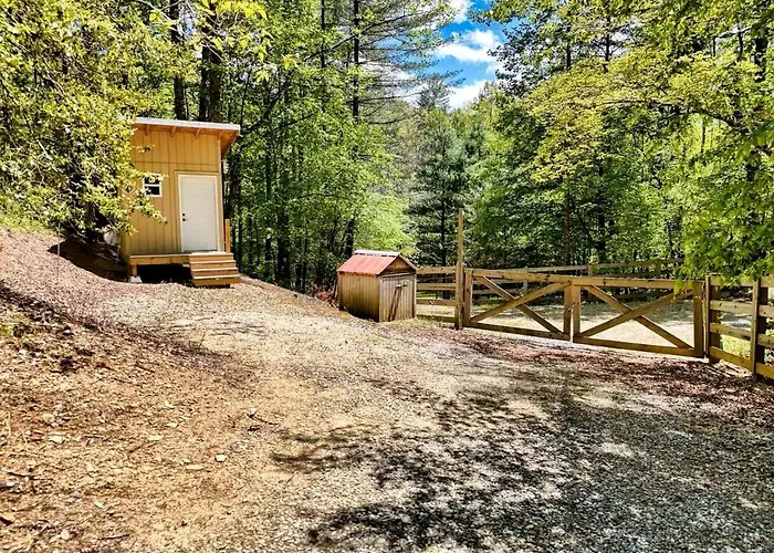 Cozy Cabin With Direct Access To The Toccoa River, A Perfect Escape For Fishing Lovers In Suches, Georgia