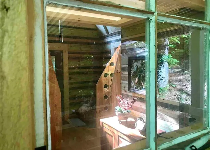 Charming Tree House With A Hot Tub In Chattahoochee National Forest, Georgia