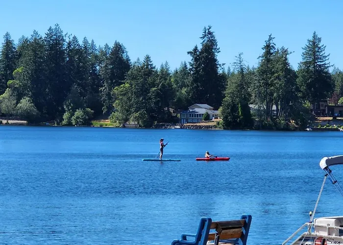 Island Lakehouse
