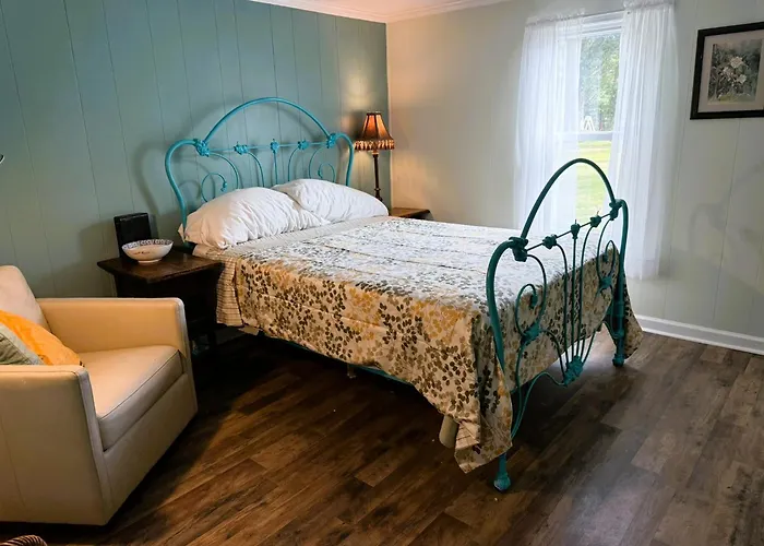 Waterfront Wicomico Bay Compound In Reedville, Va