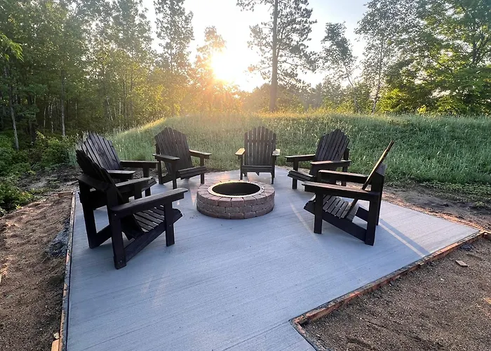 Sunrise-Moonlight Cabin