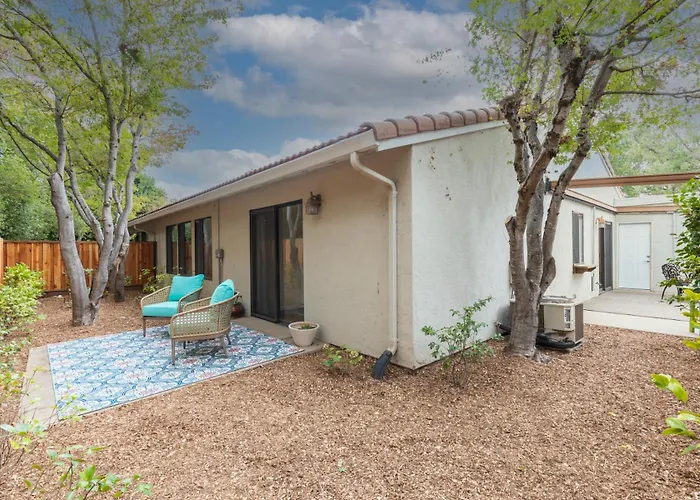 Mariposa House