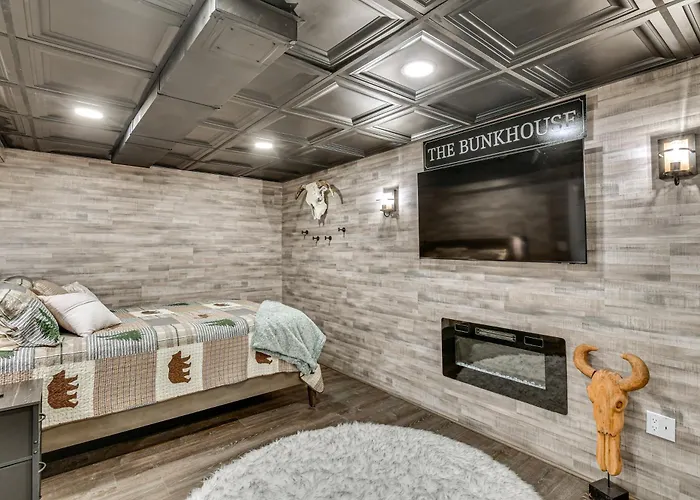 'The Blue Goose Chalet': Your Cozy Up North Escape