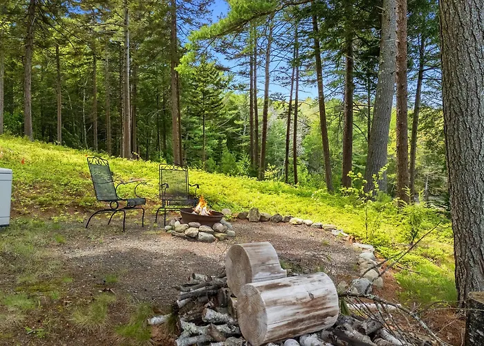 Riverbend Perch - River-View Retreat For 2 With Kitchen, Patio, Ac, Wi-Fi
