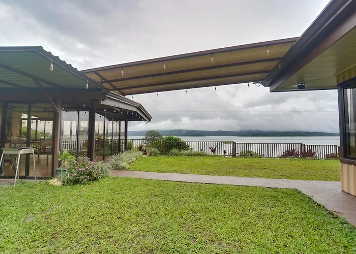La Fortuna Home: Volcano Views & Lake Arenal