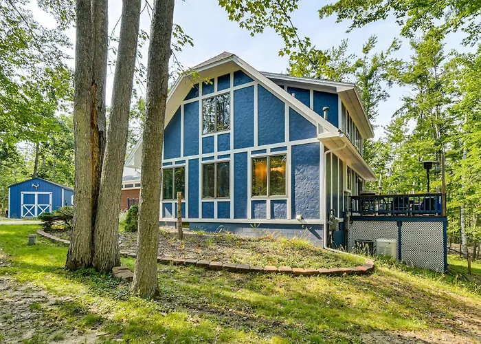 'The Blue Goose Chalet': Your Cozy Up North Escape