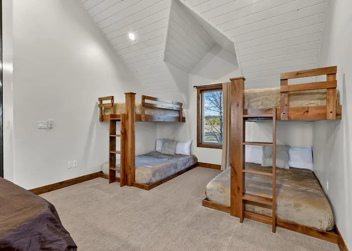 Stonefly Lodge - Riverfront Luxury, Sleeps 30, Hot Tub, Game Rooms