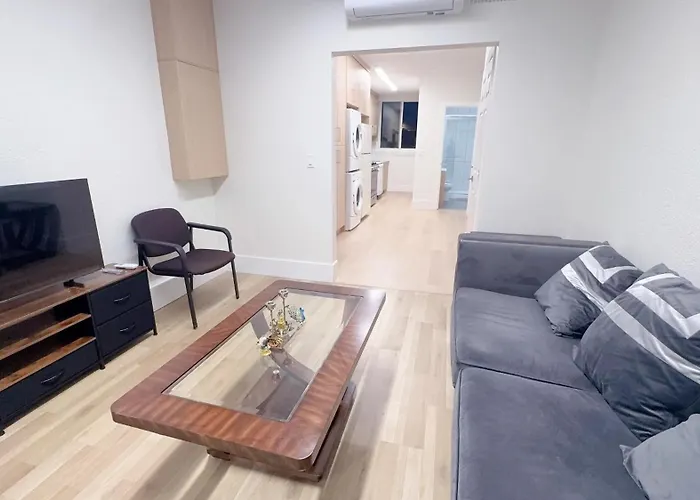 Entire 2 Bedroom Condo In White Rock, Canada