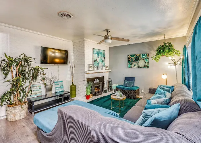 Gateway To East Bay! Inviting Apartment