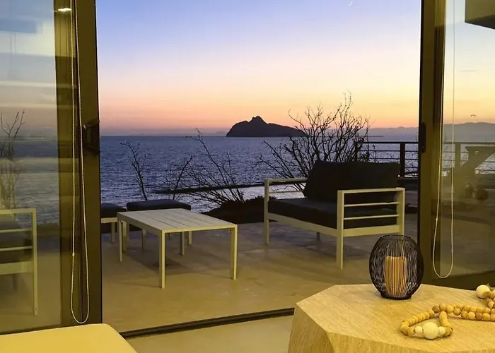 Oceanfront Condo Punta Peninsula 6-102