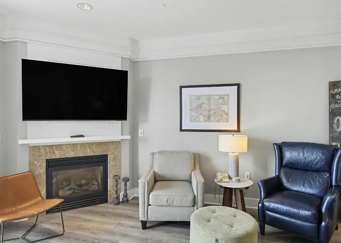 Maritime Lakview Suite 417: A Spacious 2-Bedroom Condo In Beautiful Bay Harbor, Mi.
