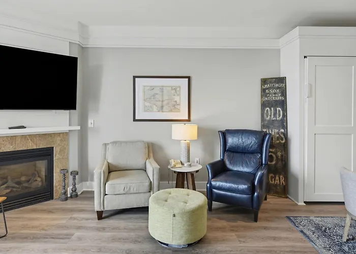 Maritime Lakview Suite 417: A Spacious 2-Bedroom Condo In Beautiful Bay Harbor, Mi.