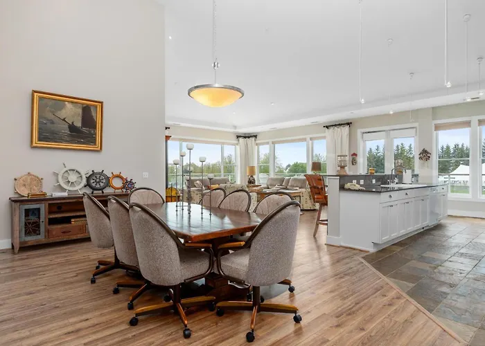 Harbor Master 101: Luxurious 3-Bedroom Condo In Bay Harbor, Mi, Perfect For Relaxation.