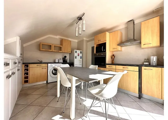 Appartement T5 Lumineux Proche Stations De Ski - 2 Places De Parking Prive