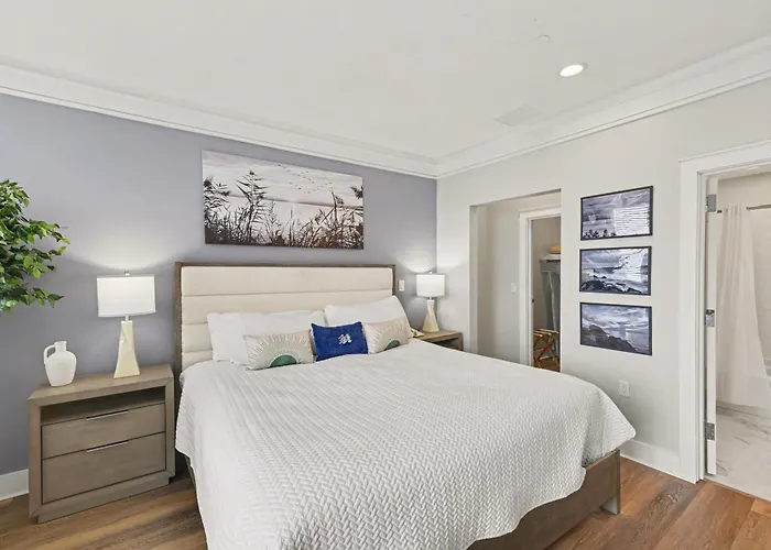 Experience Comfort In Maritime Lakeview Suite 406, A 2-Bedroom Condo In Bay Harbor.