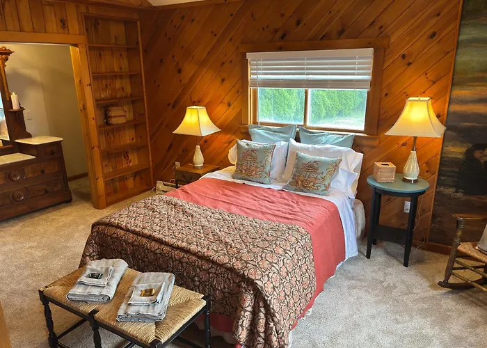 Mount Hope Bay Cottage