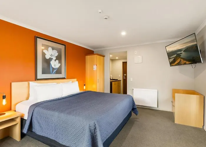 Queenstown Motel Apartments (Adults Only)