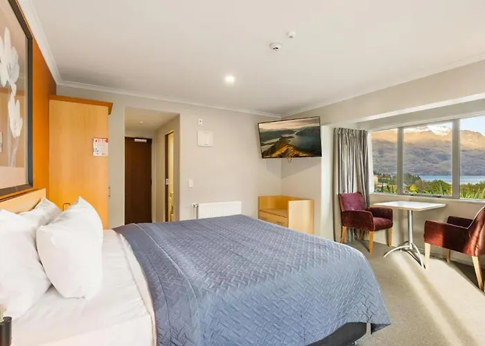 Queenstown Motel Apartments (Adults Only)
