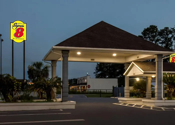 Super 8 By Wyndham Hardeeville - Savannah North
