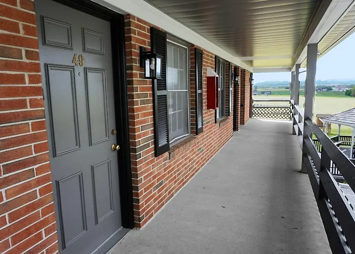 Harvest Drive Family Inn - Renovated Rooms