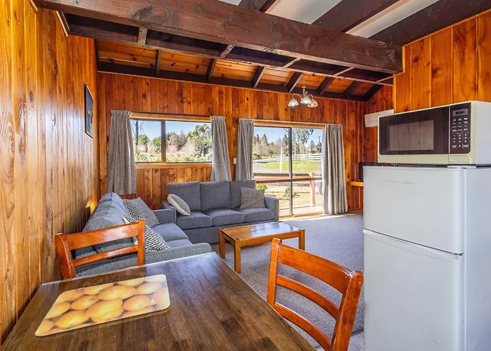 Ossies Motels And Chalets