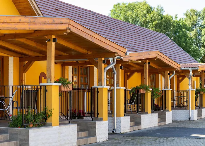 Radics Panzio Etterem Es Piheno Koezpont