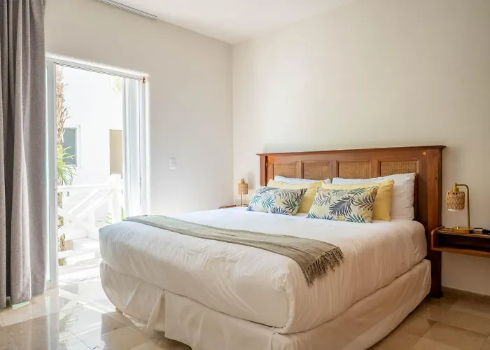 Costa Brava Apartments I Ocean Front