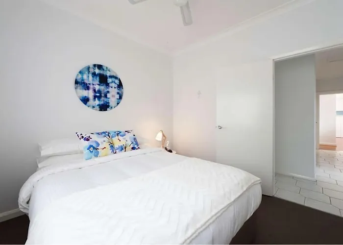 Harbour View Apartments