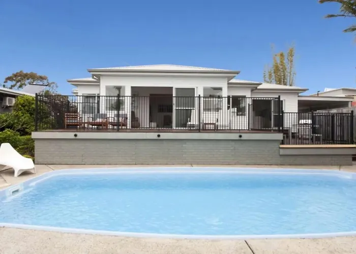 Harbour View Apartments
