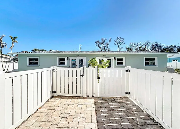 Blue Wave Villa East