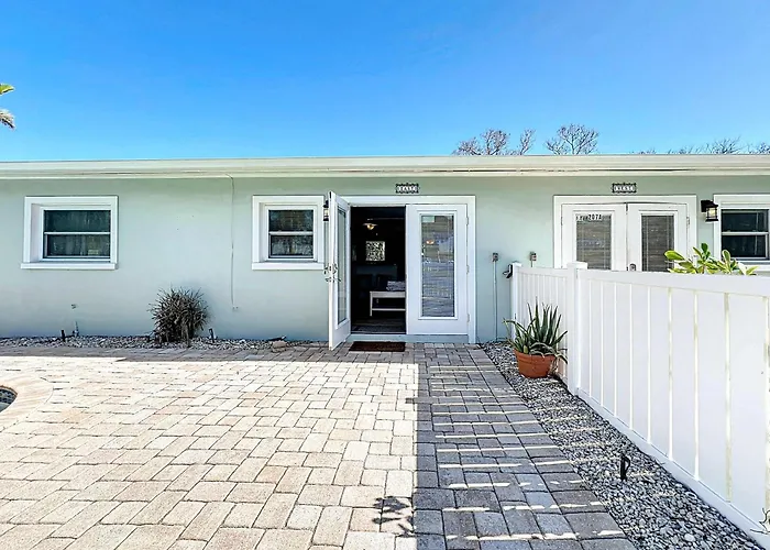 Blue Wave Villa East