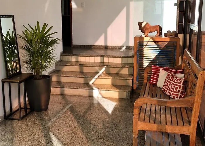 SEGUNDA CASA - Seu cantinho em Guarapari, 1 minuto a pé da Praia do Morro! Suítes confortáveis e modernas - Para casal ou para grupos de até 4 pessoas