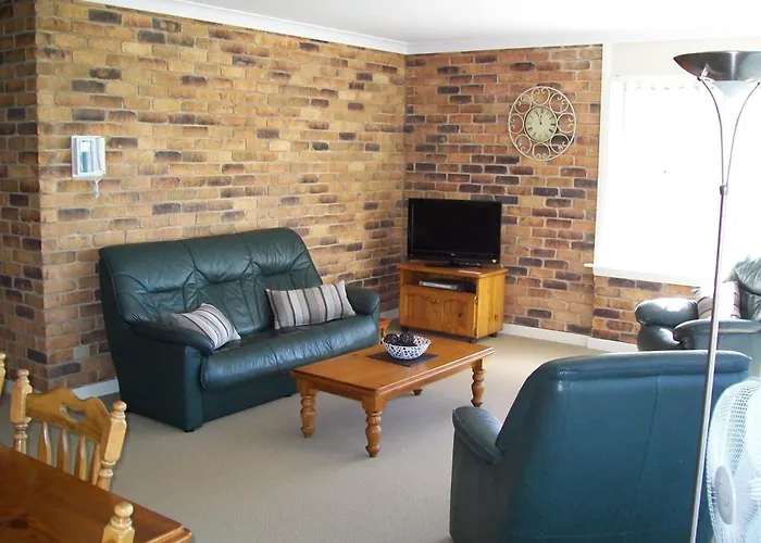 Mainsail 10, 17 Owen Street