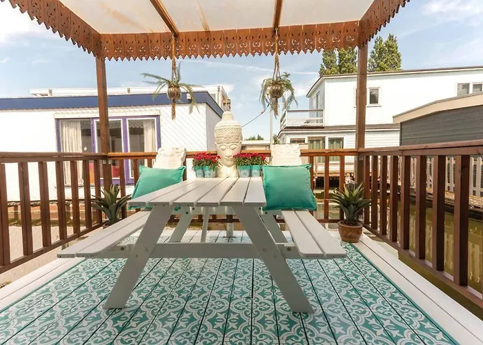 Casa Karen - Houseboat Studio With Private Terrace