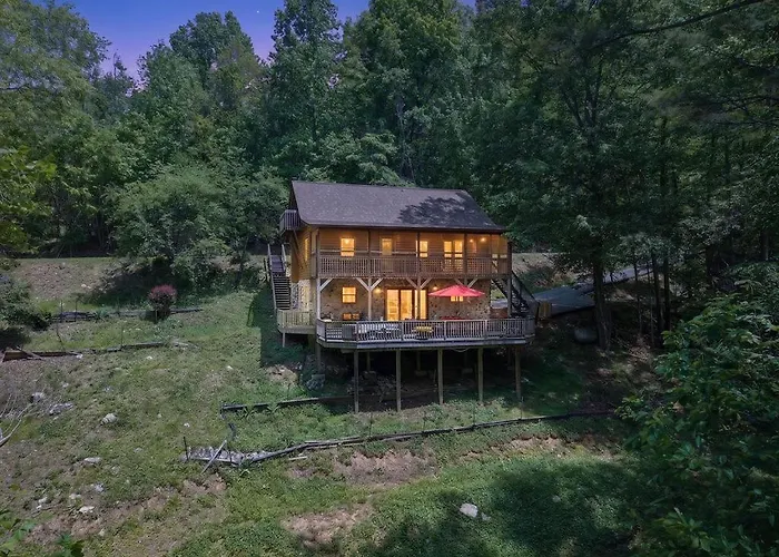 Scenic Mountain Getaway-Newly Renovated-Bear Ridge Lodge