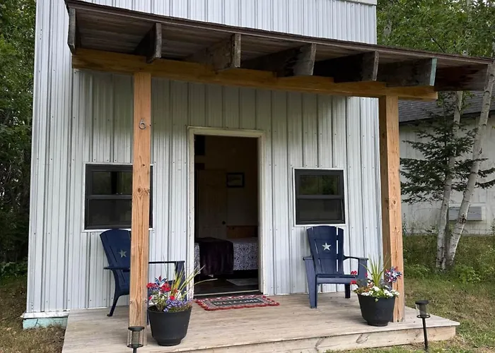 The Angler | Cross Stone Cabins • Walk To Rangeley Lake & Do