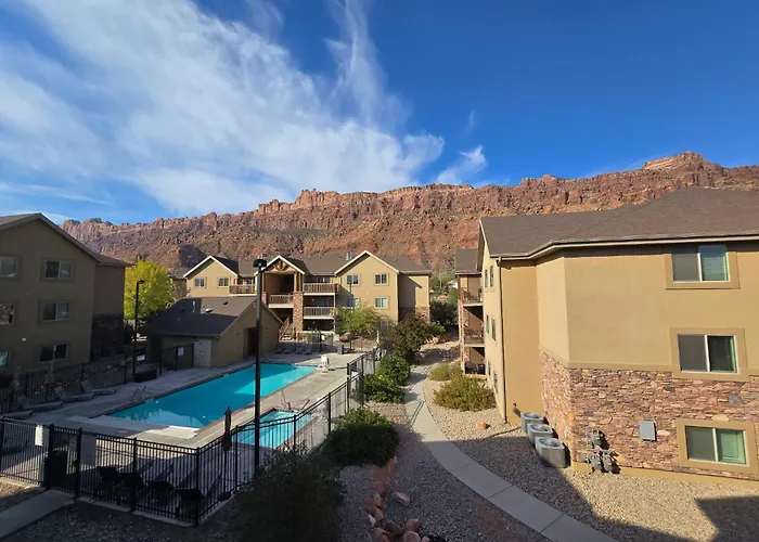 Red Cliff Condos #1H
