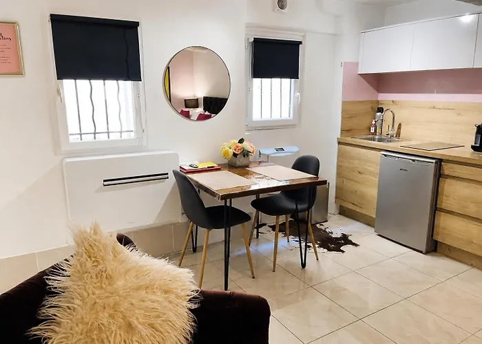 Artistic Antibes Apartment