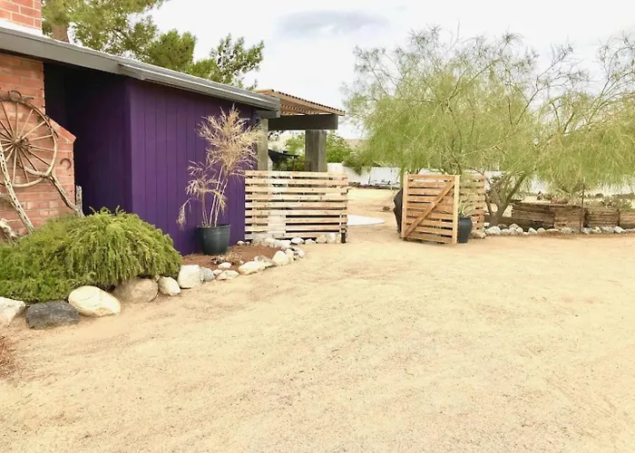 Location, Quiet, Zen, Stars, 1 Bd And Studio