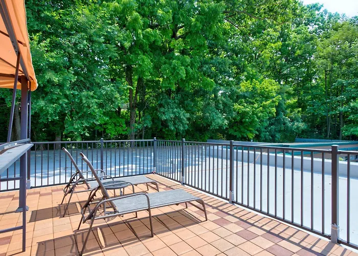Historic Loft W/ Private Deck, 2 Blocks To Dtwn