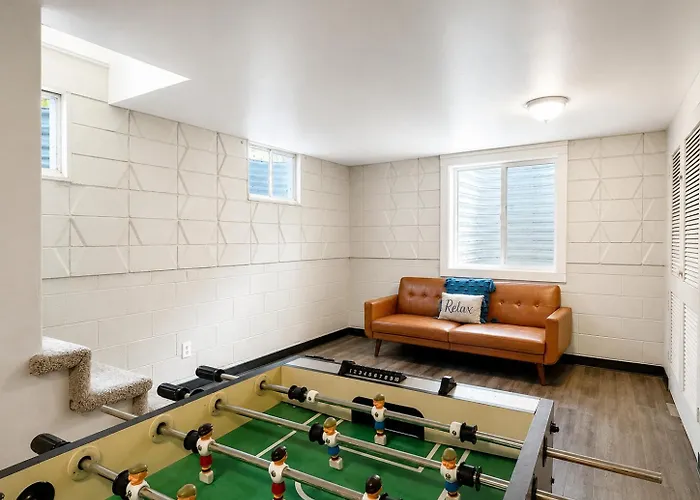 Fun, Family-Friendly Old Town Home With Hot Tub!