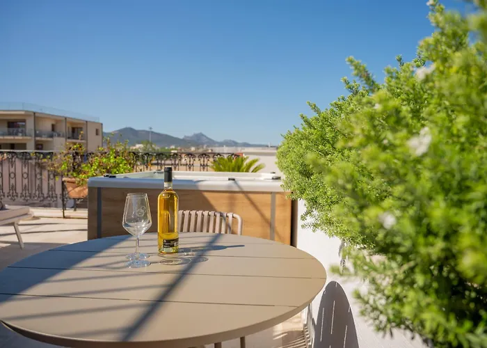 Home Avenue Luxury Townhouse