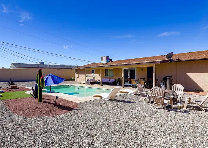 5 Mi To Lake Havasu: Home W/ Yard & Pool