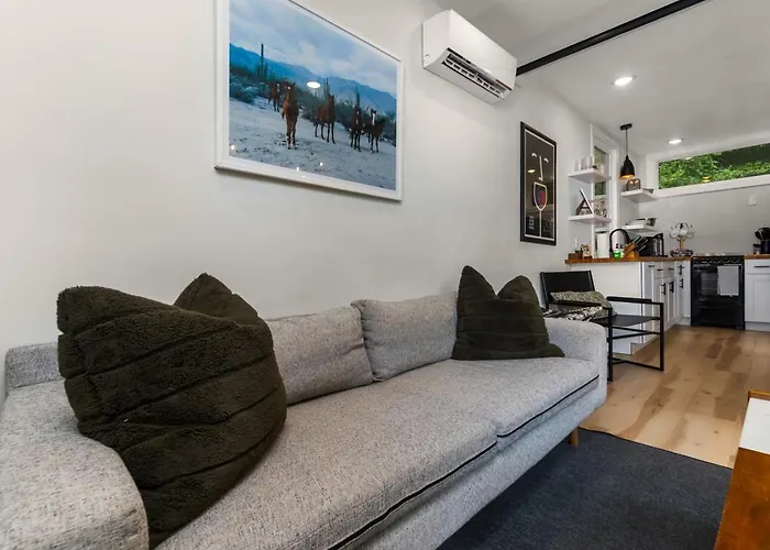The Hideaway On Tacketts Shipping Container