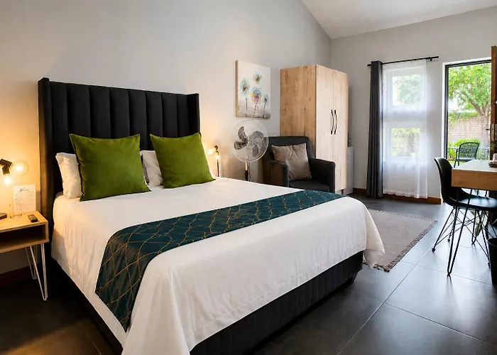 The Chameleon Stay @107
