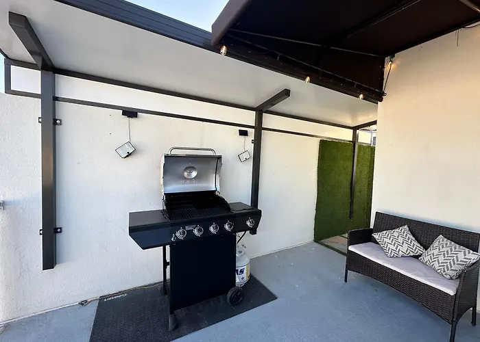 Vacay Spot Experience Luna Sky! 65" Tv Bar, Bbq, Shower Massage Jets, Music, Go To Fl Keys